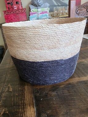 Woven Two-Tone Storage Basket - Cream and Black Tight Luxury Weave 7H x 9D EUC